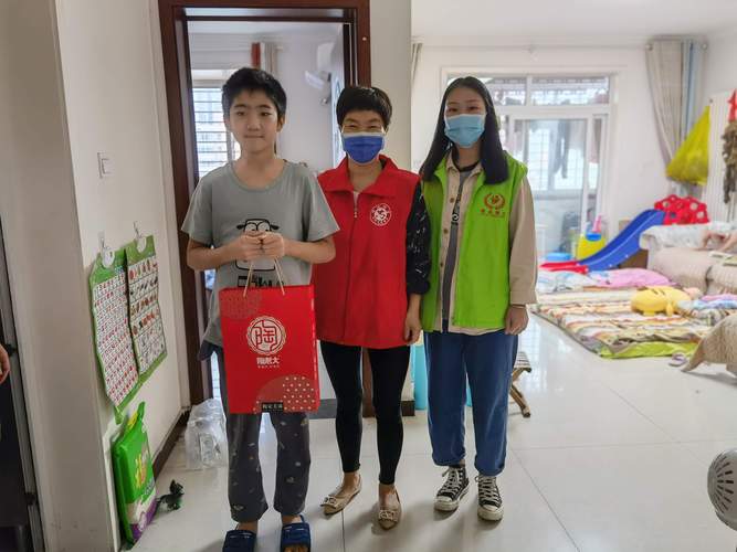 "关爱在金印 温情暖人心"中秋慰问活动